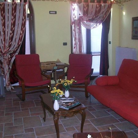 Tra... Monti E Vigne Bed & Breakfast La Morra Exterior photo