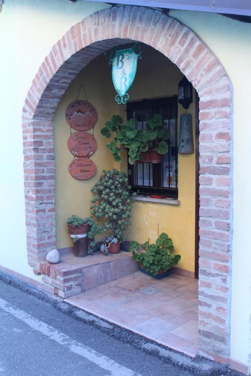 Tra... Monti E Vigne Bed & Breakfast La Morra Exterior photo