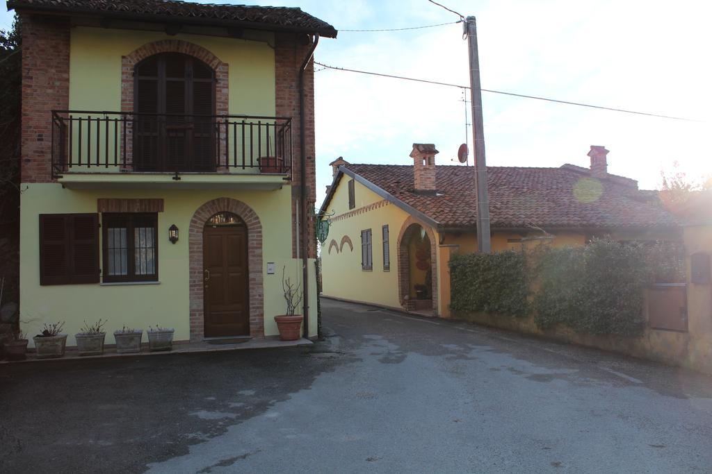 Tra... Monti E Vigne Bed & Breakfast La Morra Exterior photo