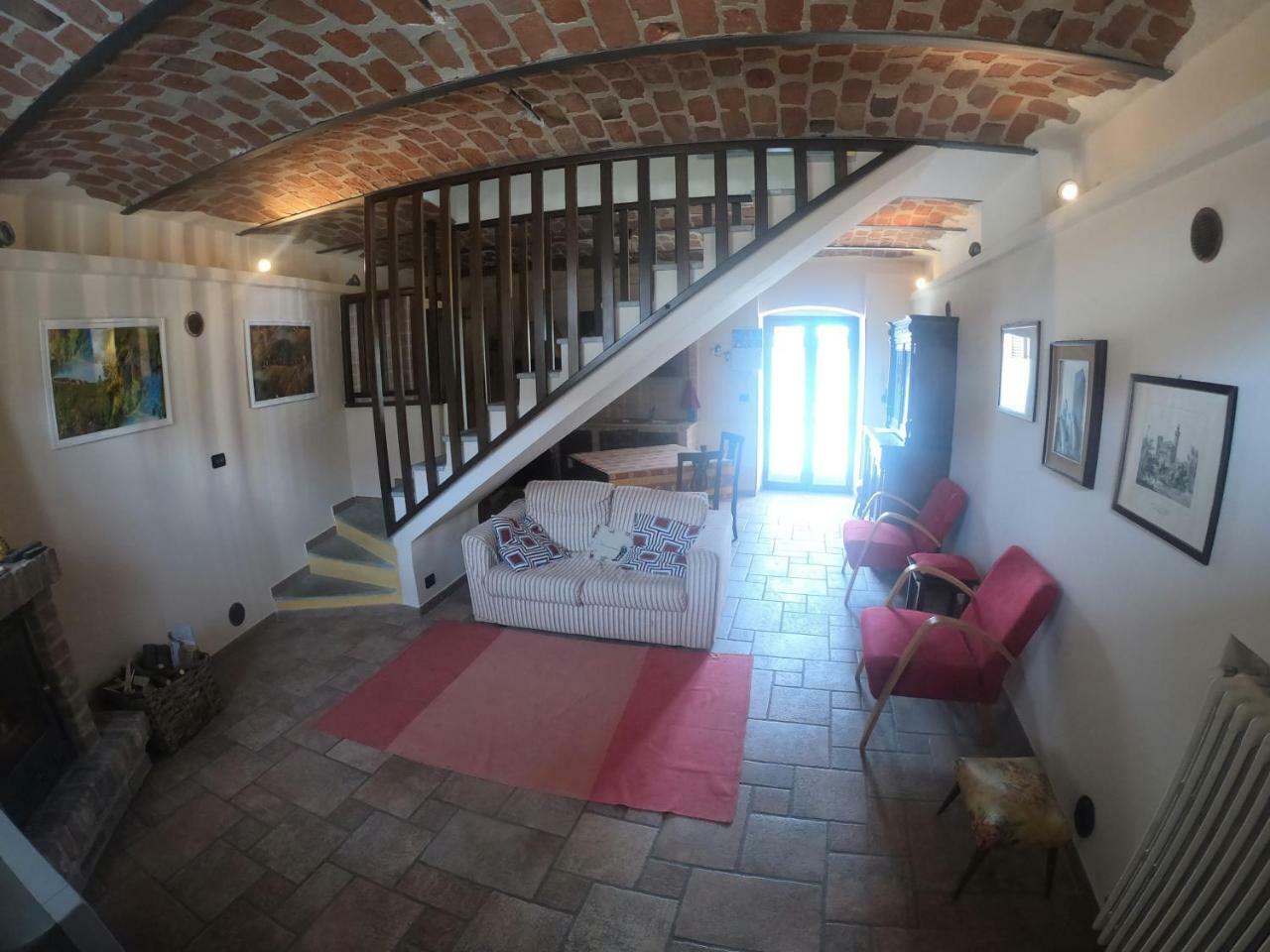 Tra... Monti E Vigne Bed & Breakfast La Morra Exterior photo