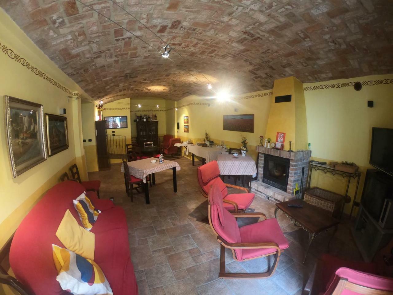 Tra... Monti E Vigne Bed & Breakfast La Morra Exterior photo