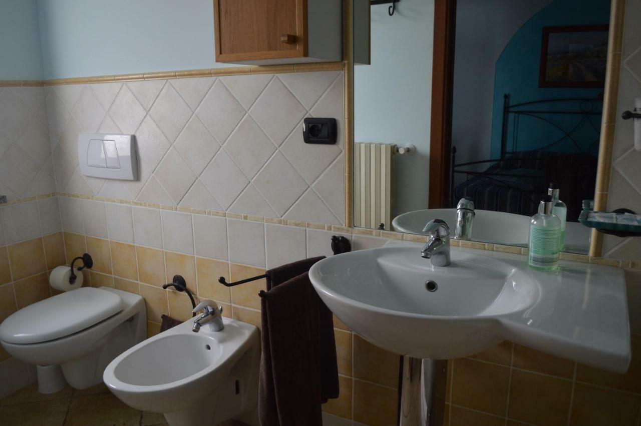 Tra... Monti E Vigne Bed & Breakfast La Morra Exterior photo
